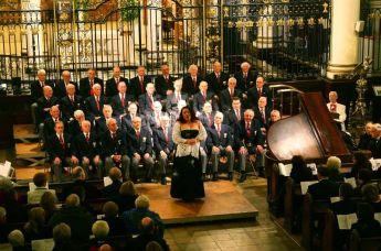 Deborah Berioli and choir